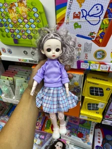 صورة دمية الفساتين الأنيقة