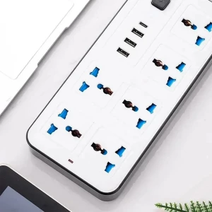 صورة مقبس تمديد الطاقة مع USB – 6 مقابس + 3 منافذ USB + منفذ Type-C – حماية من الحمل الزائد