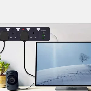 صورة مشترك كهرباء بوصلة تمديد مع منفذ USp ومنفذ USB نوع C، مشترك كهرباء مع 5 فيش طاقة ومنفذين usb- وخاصية الحماية من الحمل الزائد