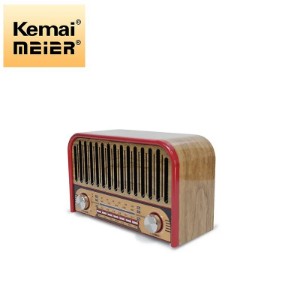 صورة راديو بتصميم كلاسيكي، يُعرف باسم راديو Meier M-2031BT