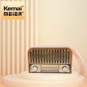 صورة راديو بتصميم كلاسيكي، يُعرف باسم راديو Meier M-2031BT