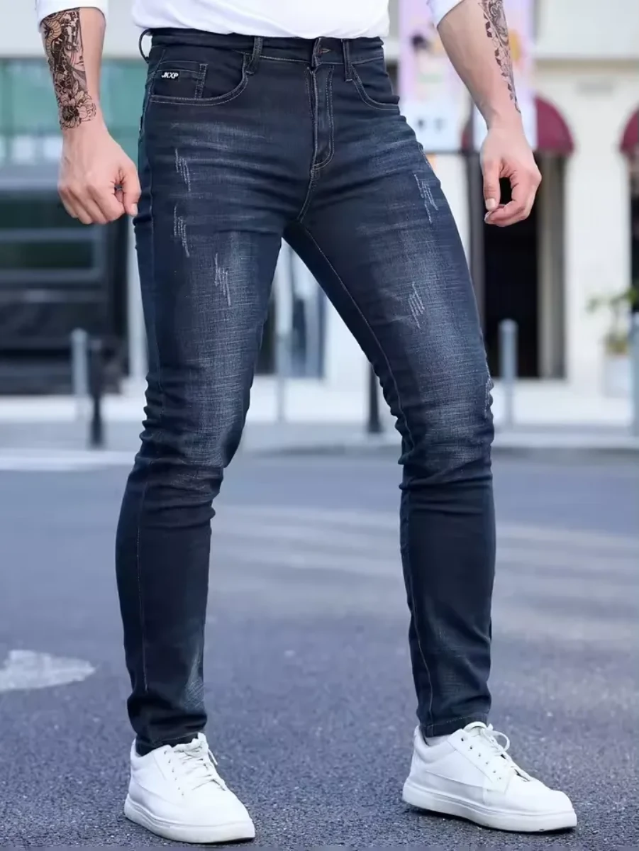 صورة بنطلون جينز رجالي بقصة ضيقة (Slim Fit) - أزرق داكن