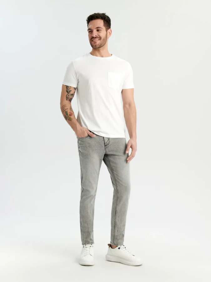 صورة بنطال  جينز رمادي بخصر متوسط قصة عصرية ومريحة - نسخ