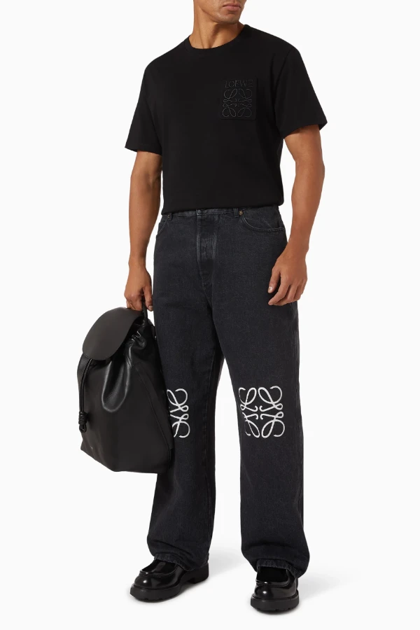 صورة تيشيرت لويفي بقصة مريحة