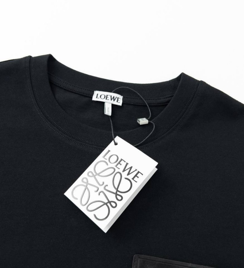 صورة تيشيرت لويفي بقصة مريحة