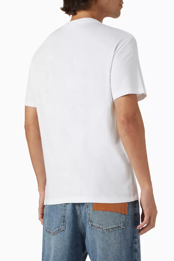 صورة تيشيرت لويفي بقصة مريحة