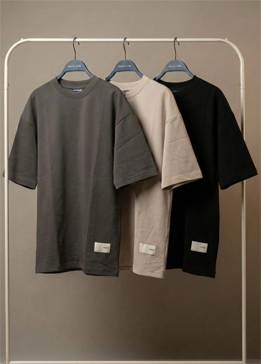 صورة 3 قطع  تيشرتات ذات قصة فضفاضة (Oversized) بتصميم بسيط ورقعة صغيرة في الأسفل