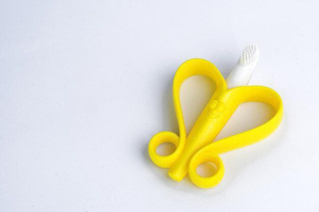 Picture of baby-banana-infant-toothbrush-0-12-months