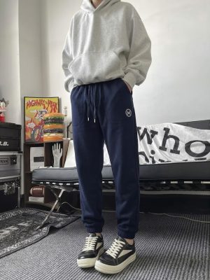 Comfortable cotton sweatpants with a circular patch